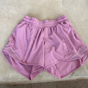 LULULEMON HOTTY HOT 4” SIZE 2
